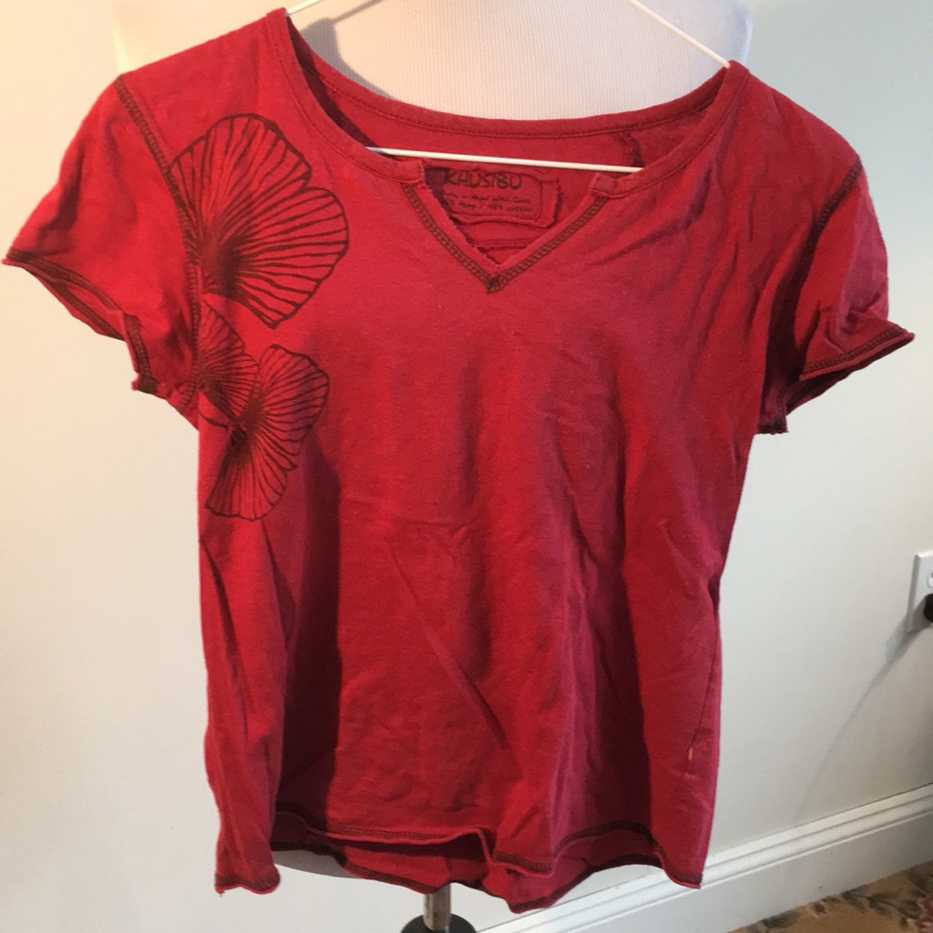 Khusibu Red T-Shirt